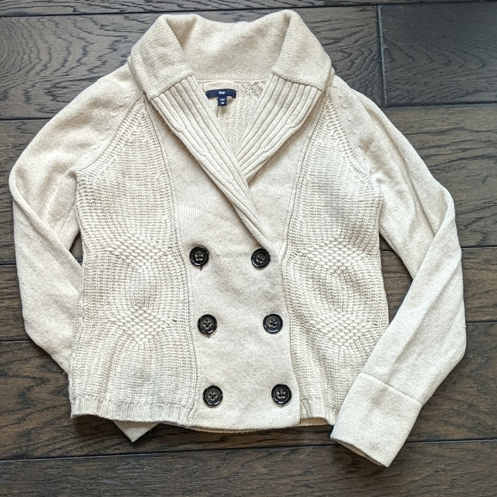 Cardigan sweater